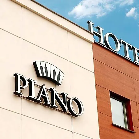 Piano ホテル