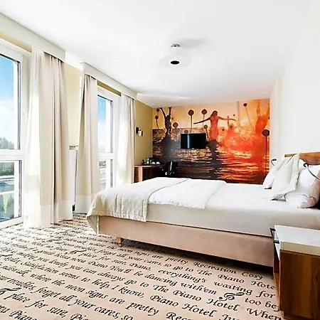 Piano Hotel
