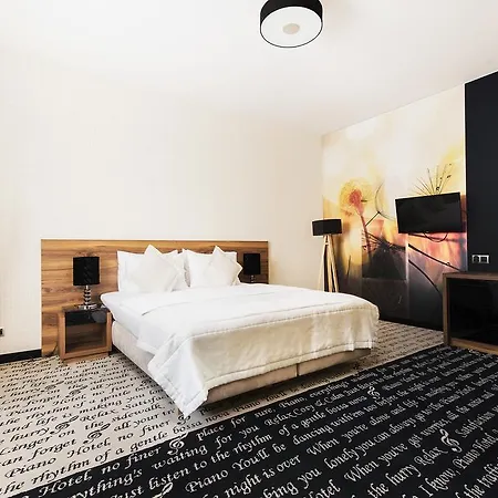 Hotel Piano 3*